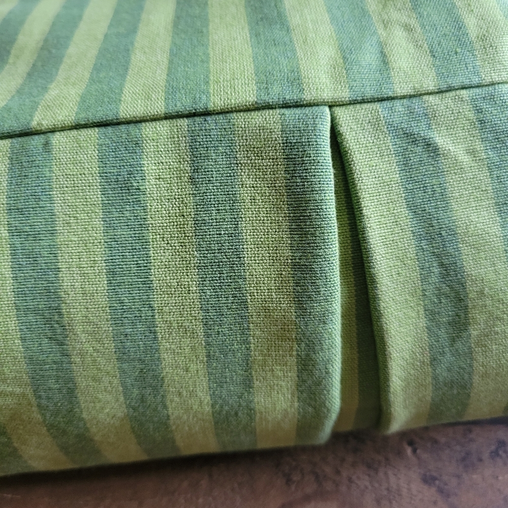 Custom tailored bed skirt Twin green lined - Picture 2 of 11
